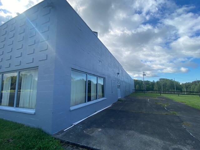 More Photos Of 1040 Hansen, Troy Sports And Entertainment For Sale