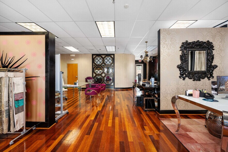 More Photos Of 9255 Center St, Manassas Medical For Lease