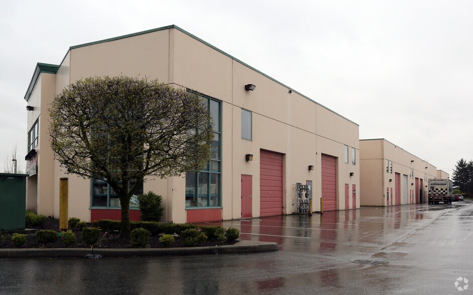 More Photos Of 1320 Kingsway Ave, Port Coquitlam Showroom For Lease