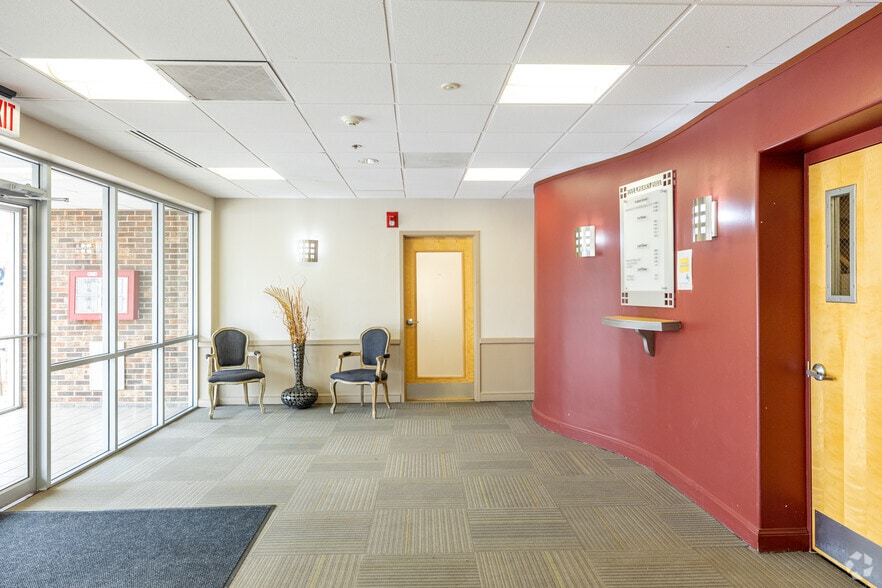 More Photos Of 5 Cherry Hill Dr, Danvers Medical For Lease