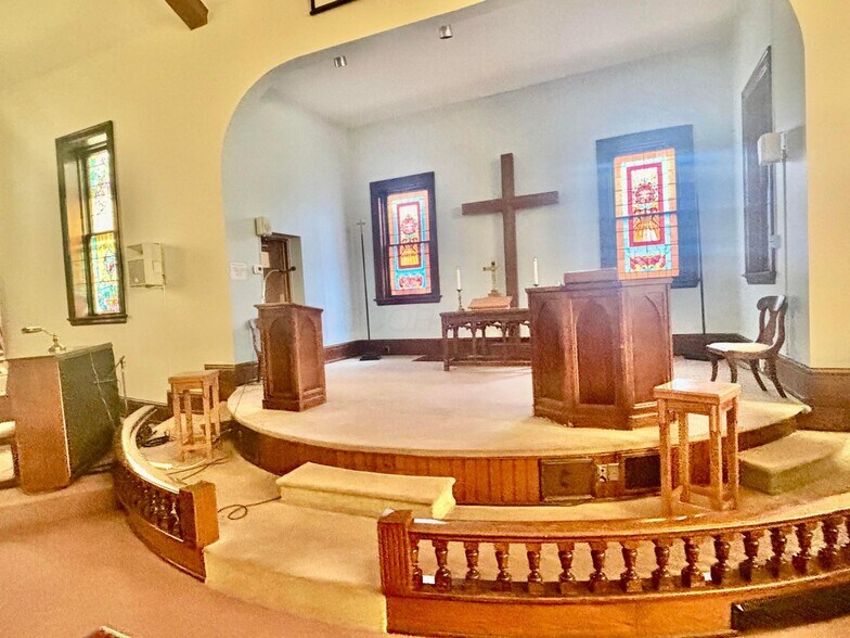 More Photos Of 13 E High St, Jeffersonville Religious Facility For Sale