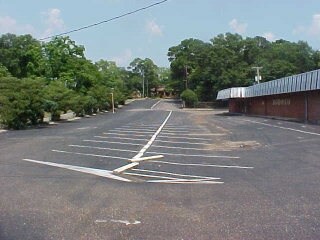 More Photos Of 108 E Southport, Dothan Light Distribution For Sale