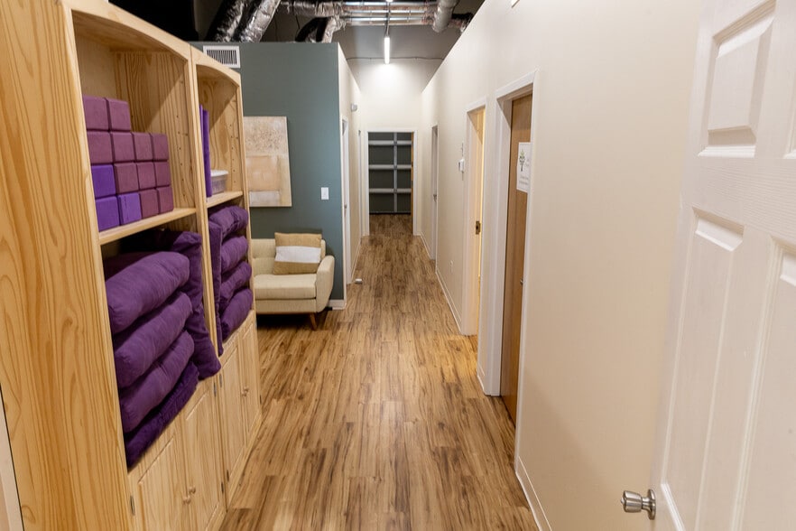 More Photos Of 7215 Ogden Business Ln, Wilmington Flex For Lease