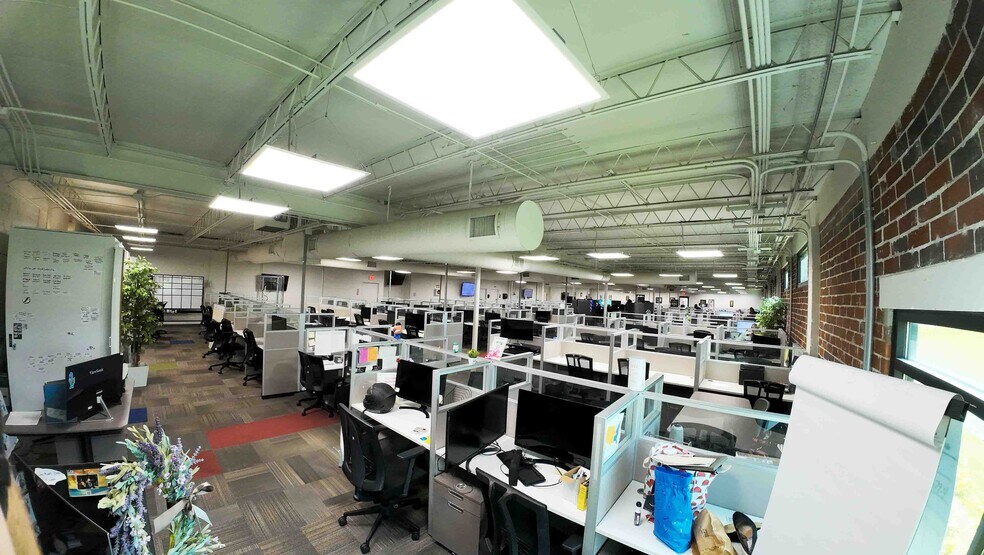 More Photos Of 7490 N 36th St, Pinellas Park Loft Creative Space For Lease