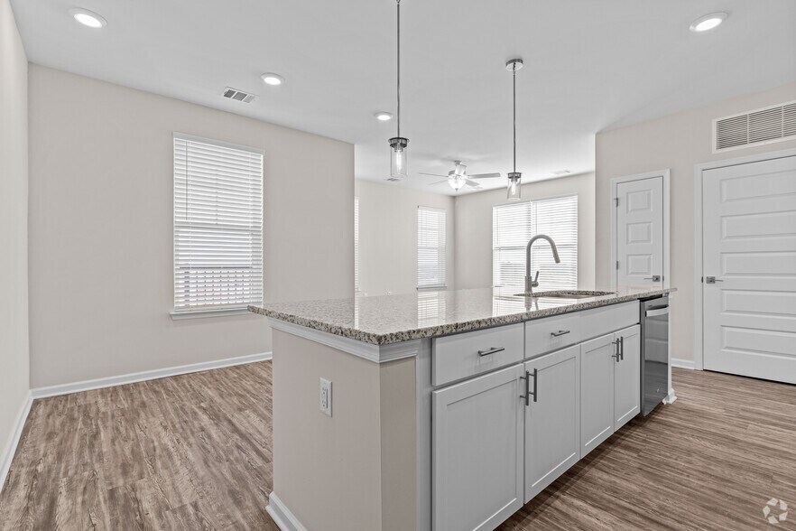More Photos Of 3061 Godwin Blvd, Suffolk Multifamily For Sale