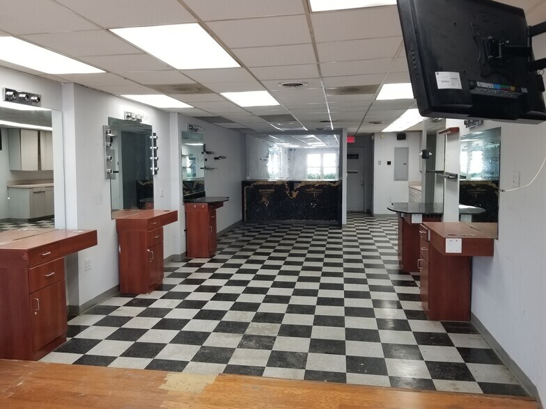 More Photos Of 4700 Stamp Rd, Marlow Heights General Retail For Lease