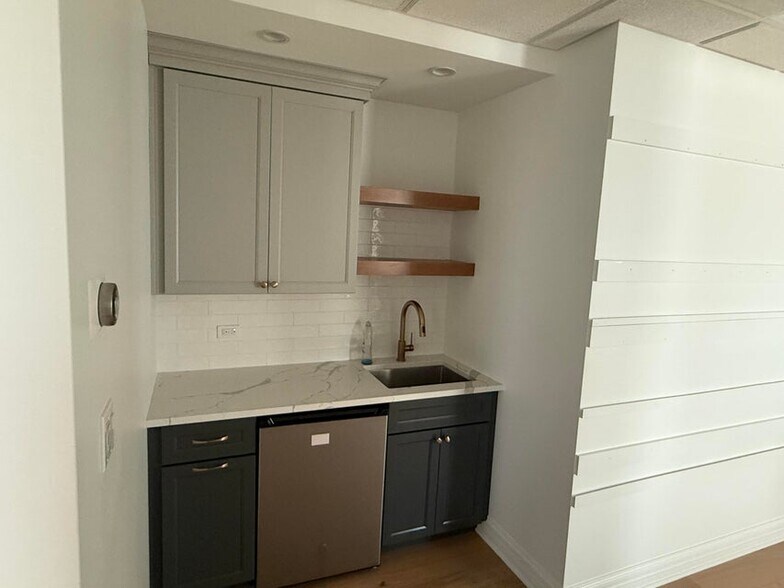 More Photos Of 9421 Joliet St, Saint John Medical For Lease