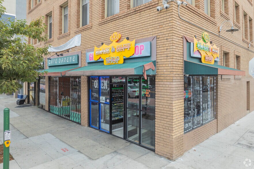 More Photos Of 498 25th St, Oakland Apartments For Sale