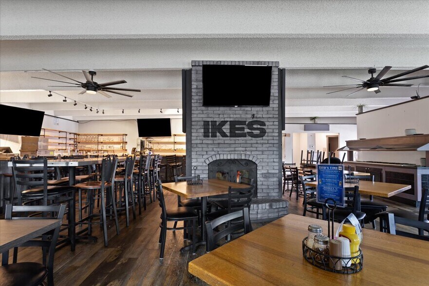 More Photos Of 122 W 6th St, Cheyenne Flex For Sale