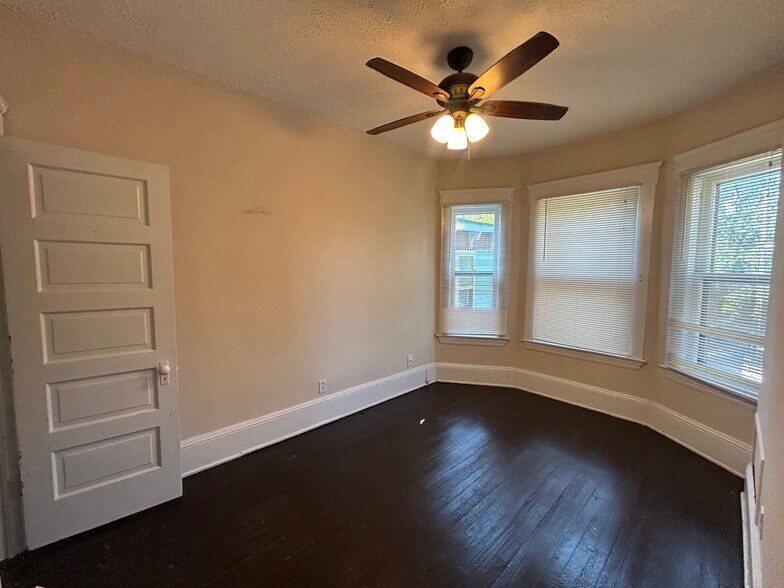 More Photos Of 4309 Clinton Ave, Cleveland Apartments For Sale