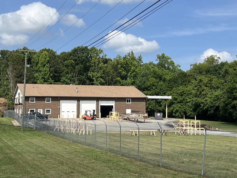 Primary Photo Of 480 Mill Run Rd, Salisbury Auto Repair For Sale