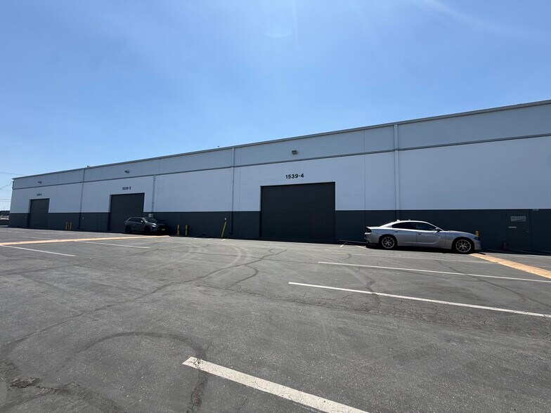 More Photos Of 1539-1553 Greenwood Ave, Montebello Warehouse For Lease