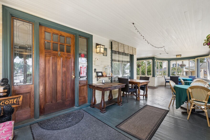 More Photos Of 548 Main St, Fryeburg Hotel For Sale