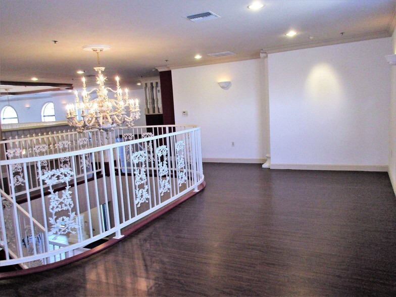 More Photos Of 151 S Sierra Ave, Oakdale Freestanding For Sale