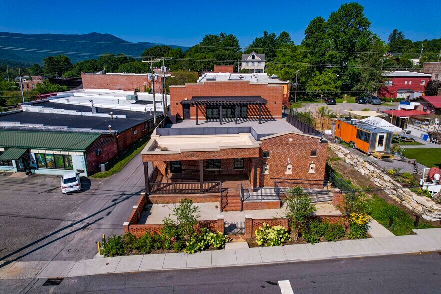 More Photos Of 128 Broadway St, Black Mountain Restaurant For Sale