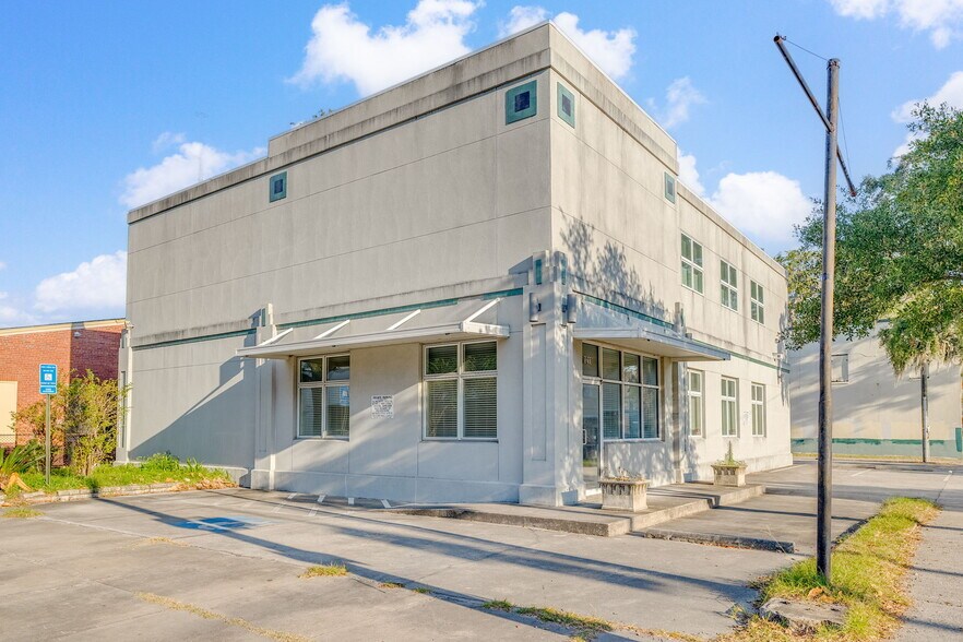 More Photos Of 1211 Bull St, Savannah Office Residential For Sale