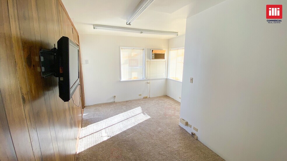 More Photos Of 21528 1/2-21530 Ventura Blvd, Woodland Hills Freestanding For Lease