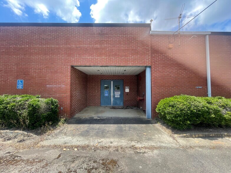 More Photos Of 301 Riverside Dr, Moultrie Manufacturing For Sale