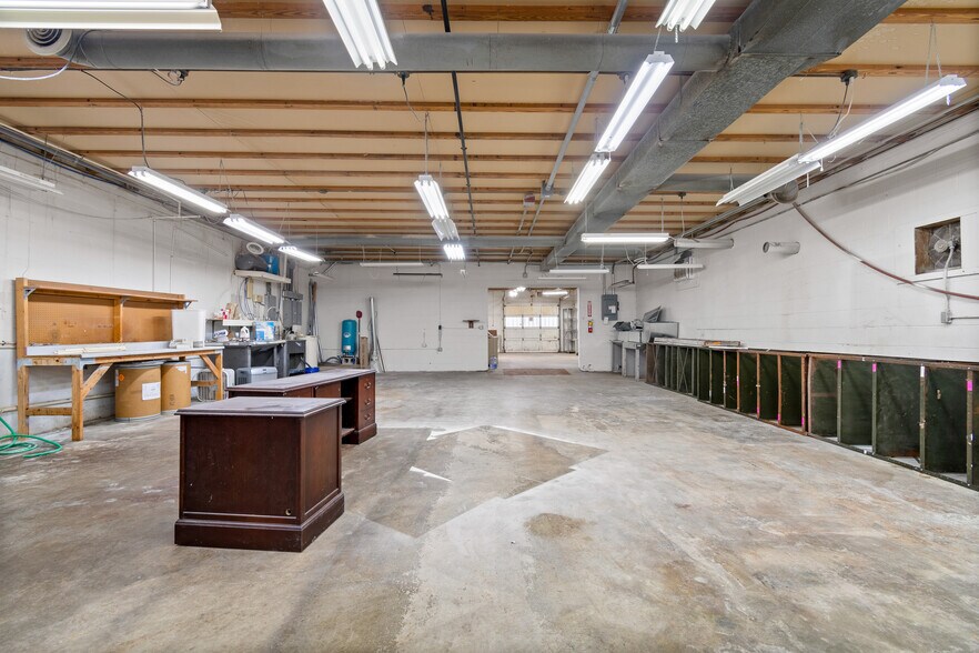 More Photos Of 8028 Newark Rd, Mount Vernon Industrial For Sale