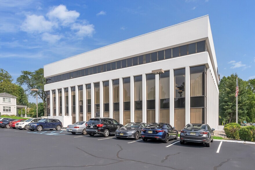 More Photos Of 75 Lincoln Hwy, Iselin Medical For Lease