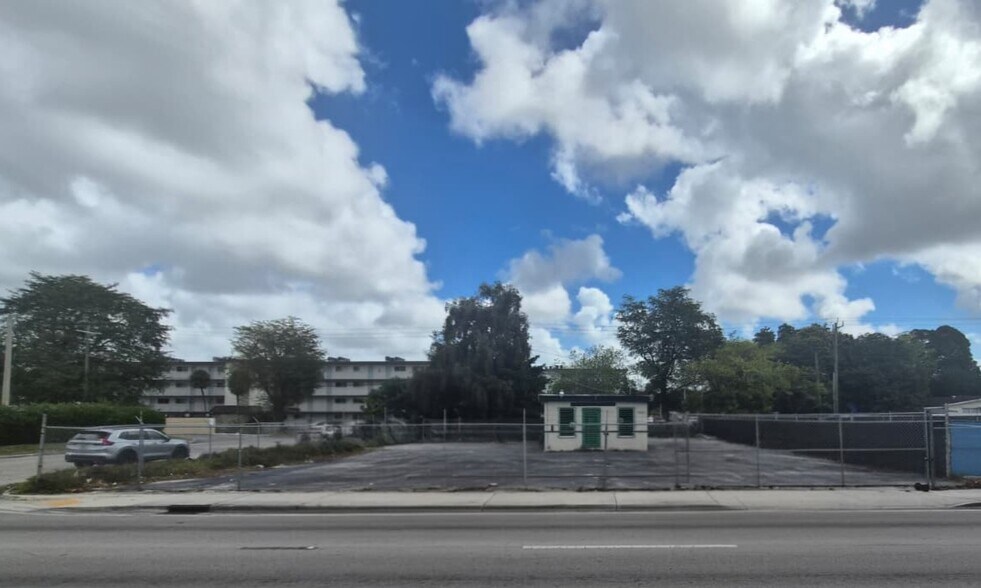 Primary Photo Of 11537 NW 27th Ave, Miami Freestanding For Lease