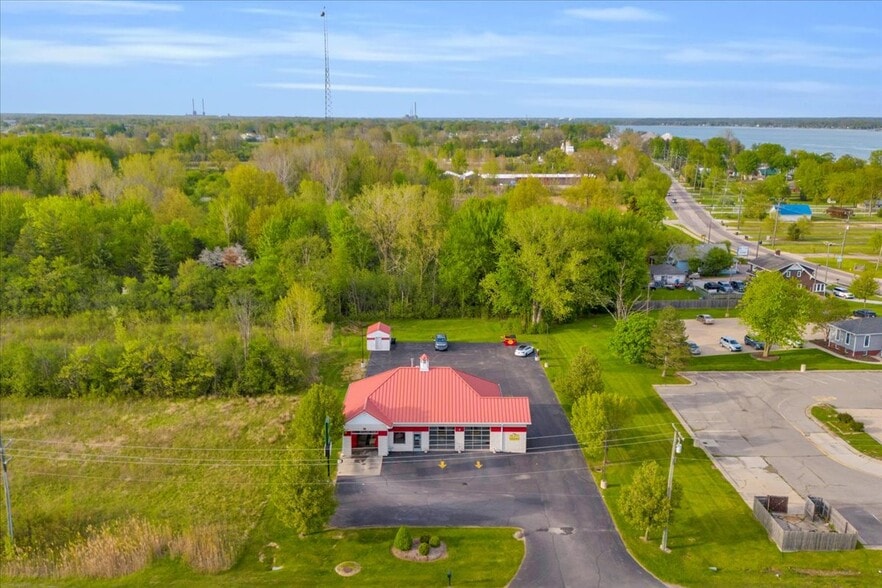 More Photos Of 1000 Shortcut Rd, Marine City Freestanding For Sale