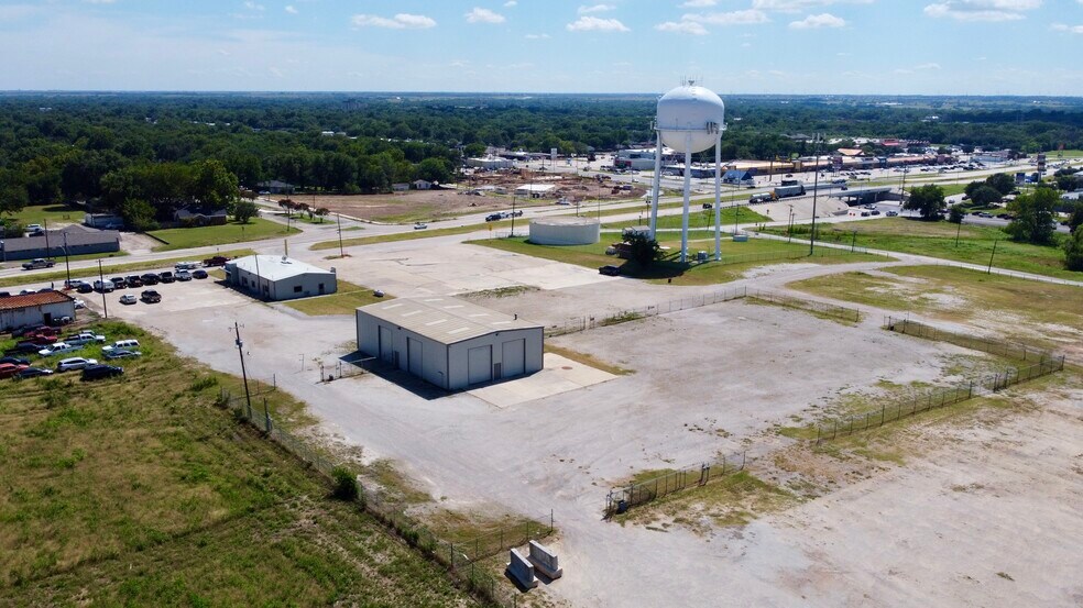 More Photos Of 1401 E Highway 82, Gainesville Industrial For Lease