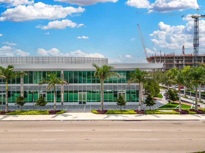 More Photos Of 1006 Hallandale Beach Blvd, Hallandale Beach Restaurant For Sale