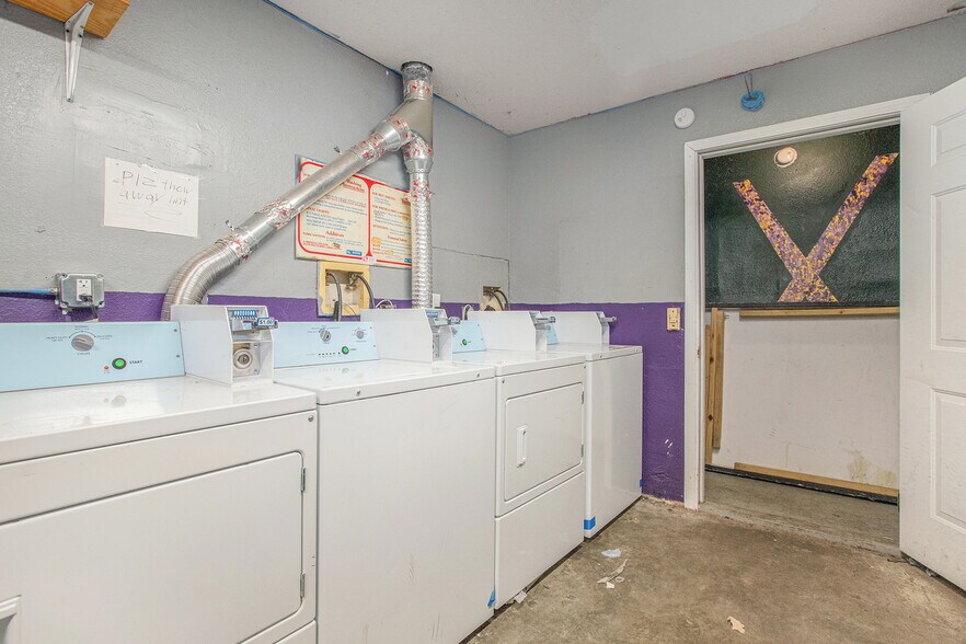 More Photos Of 1619 Fraternity Village Dr, Kalamazoo Apartments For Sale