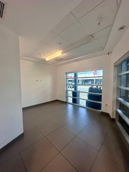 More Photos Of 8158 Beverly Blvd, Los Angeles Medical For Sale