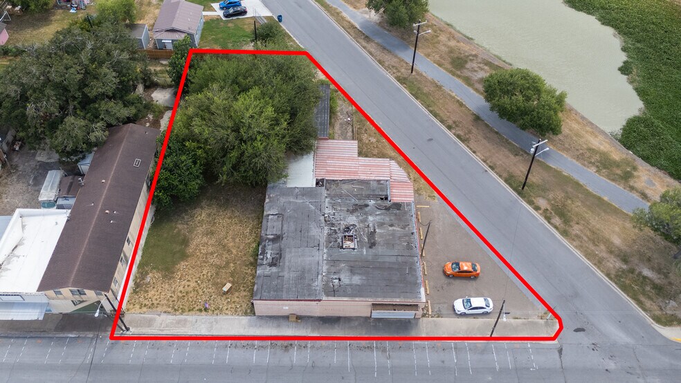 More Photos Of 375 W Robertson St, San Benito Light Manufacturing For Sale