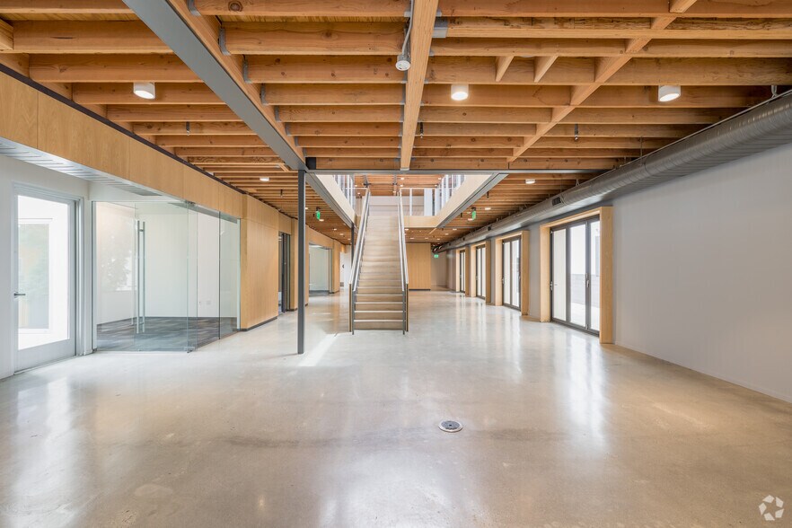 More Photos Of 3760 Motor Ave, Los Angeles Loft Creative Space For Lease