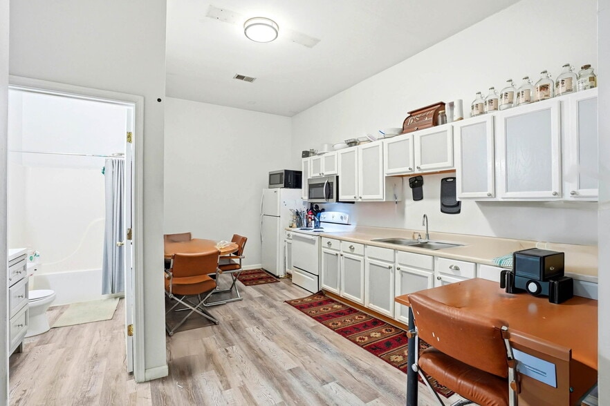 More Photos Of 8703 Highway 19 E, Roan Mountain Apartments For Sale