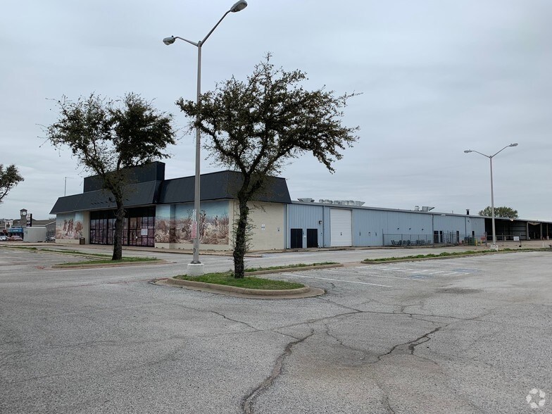 Primary Photo Of 101 N Rogers Rd, Irving Warehouse For Sale