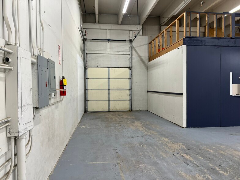 More Photos Of 2460-2470 S Tejon St, Englewood Warehouse For Sale