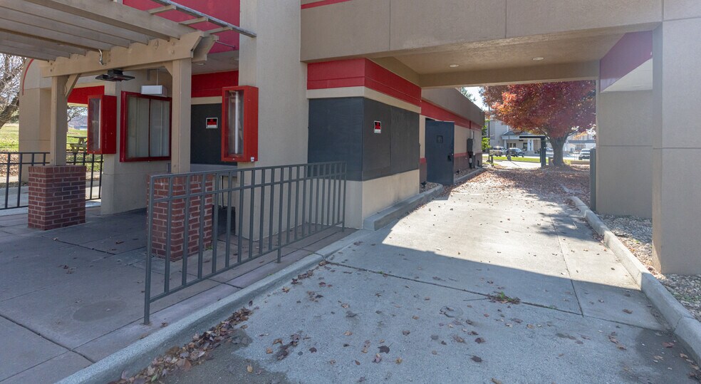 More Photos Of 2901 Candlers Mountain Rd, Lynchburg Fast Food For Sale