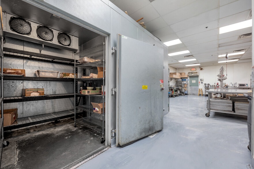 More Photos Of 5165 W Oquendo Rd, Las Vegas Food Processing For Lease