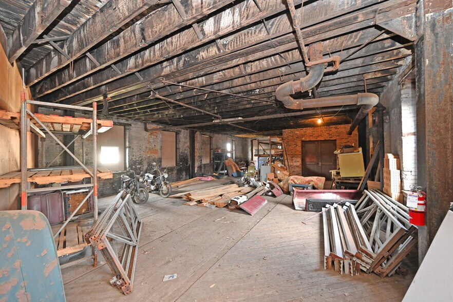 More Photos Of 2025 Dunlap St, Cincinnati Light Manufacturing For Sale