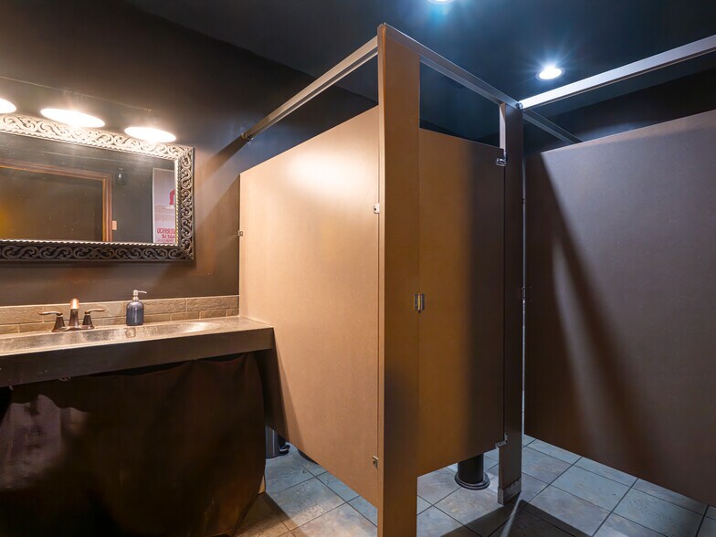 More Photos Of 24-28 Wall St, Asheville Storefront Retail Office For Lease