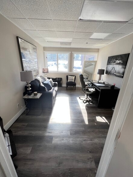 More Photos Of 40200 Truckee Airport Rd, Truckee Office For Lease
