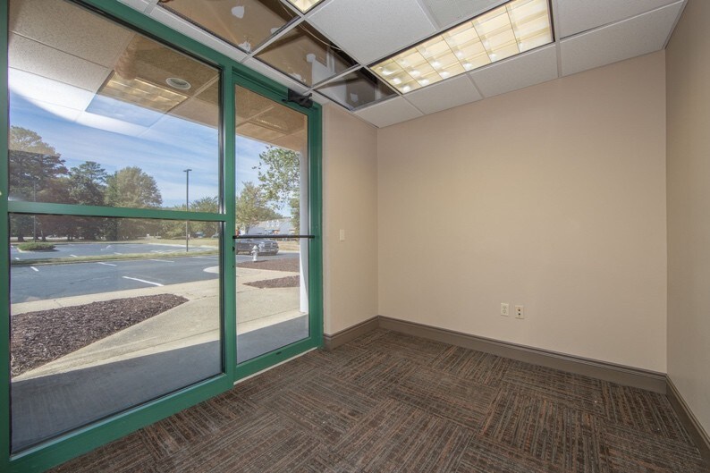 More Photos Of 1807 Huguenot Rd, Midlothian Medical For Lease
