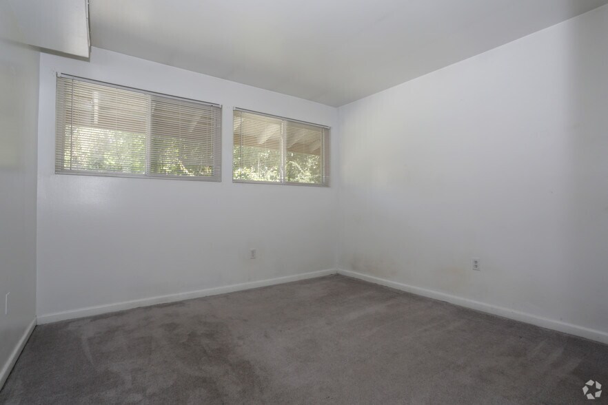 More Photos Of 2075 Langhorne Rd, Lynchburg Apartments For Sale