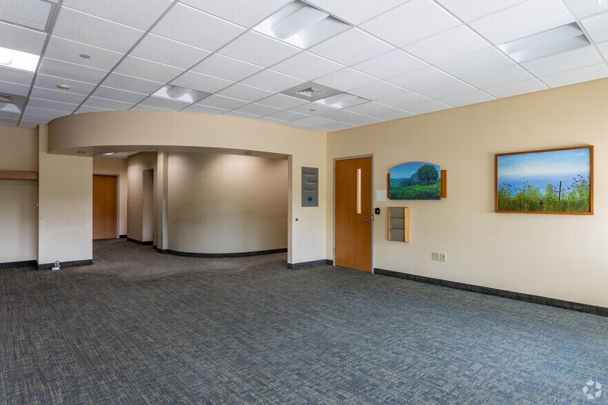 More Photos Of 2251 Connecticut Ave S, Sartell Medical For Lease