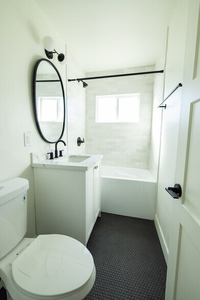 More Photos Of 5074 Madison Ave, San Diego Apartments For Sale