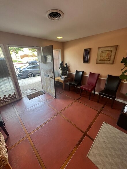 More Photos Of 7121 W Manchester Ave, Los Angeles Medical For Lease