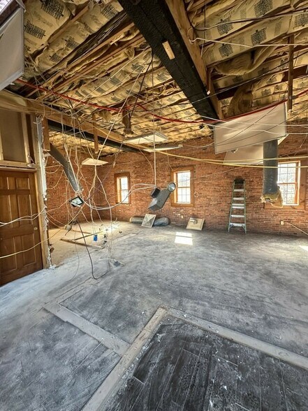 More Photos Of 60 Court St, Taunton Multifamily For Sale