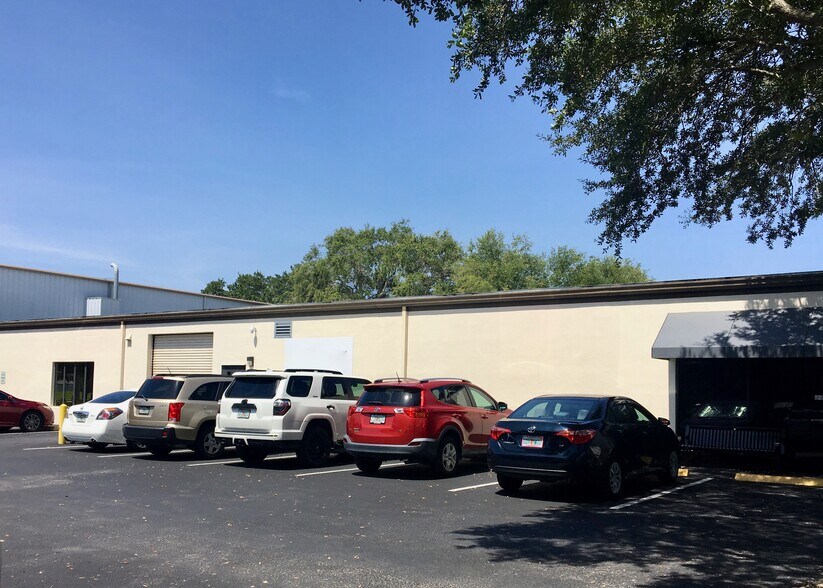 More Photos Of 12320 73rd Ct, Largo Light Manufacturing For Lease