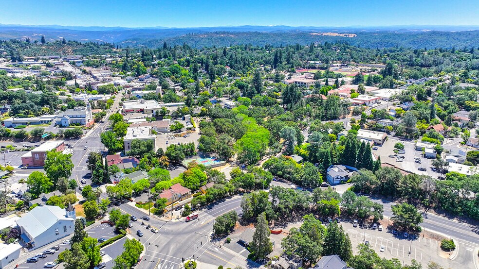 More Photos Of 1407-1409 Lincoln Way, Auburn Office For Sale