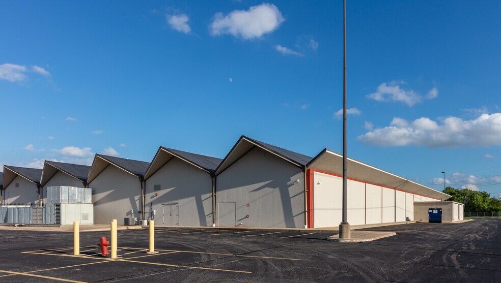 More Photos Of 2601 S Oliver, Wichita Office For Sale