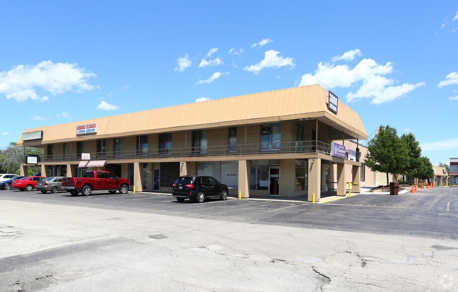 More Photos Of 3800 E State St, Rockford General Retail For Lease